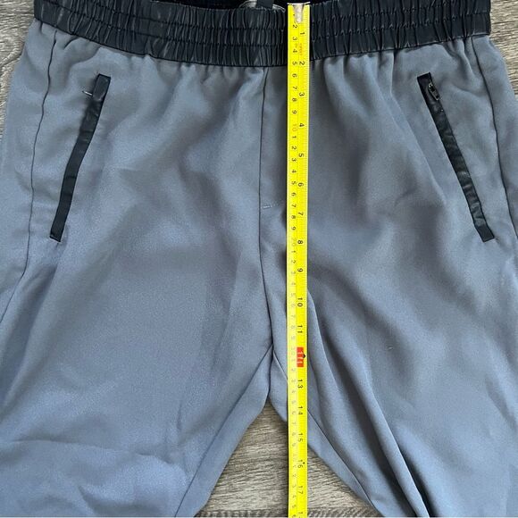 Banana Republic Drapey Crepe Pant Urban Gray Faux Leather Trim Women sz 10 Short - Picture 7 of 8